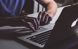 英超｜罗杰斯独中两元 阿斯顿维拉主场胜曼联